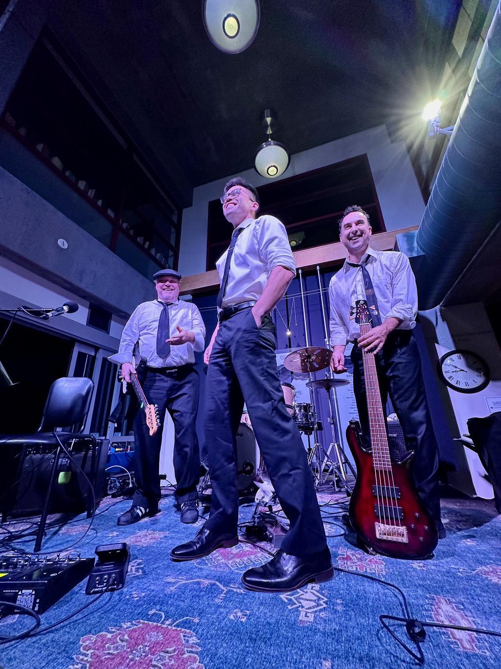 Uno Mas Trio at Guilt & Co