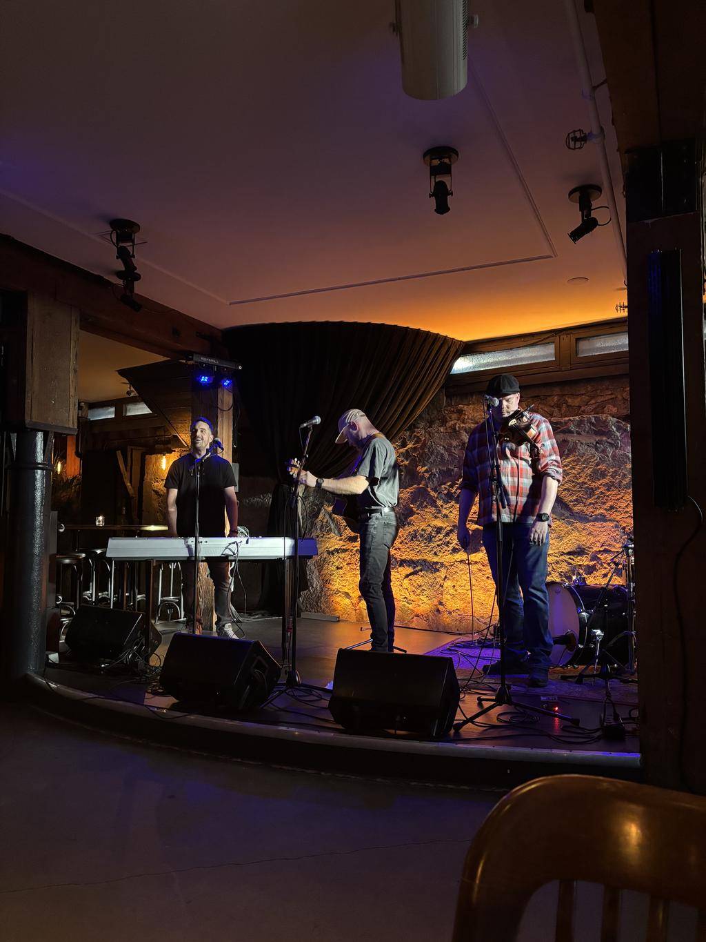 Andrew Christopher & the Imaginary Band at Guilt & Co.