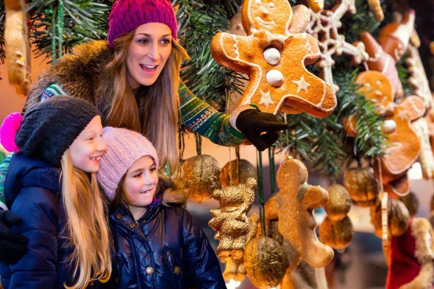 Moss Street Holiday Market at 1330 Fairfield Rd